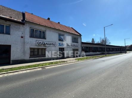 Prodej nájemního domu, 880 m²