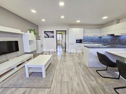 Pronájem bytu, 3+kk, 77 m²