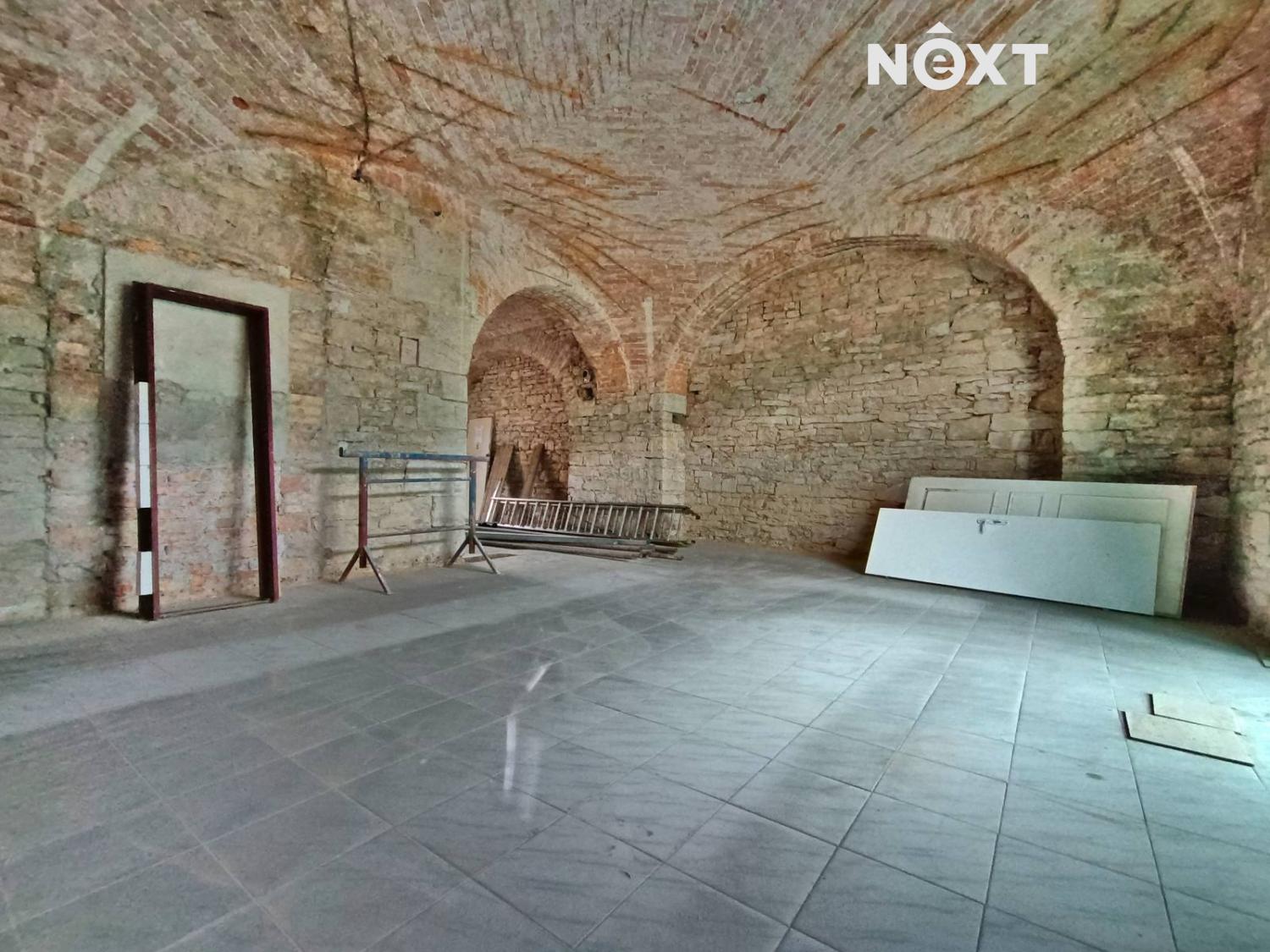 Pronájem komerční Obchodní prostory, 100㎡|Pardubický kraj, Chrudim, Chrudim IV, Masarykovo náměstí 5