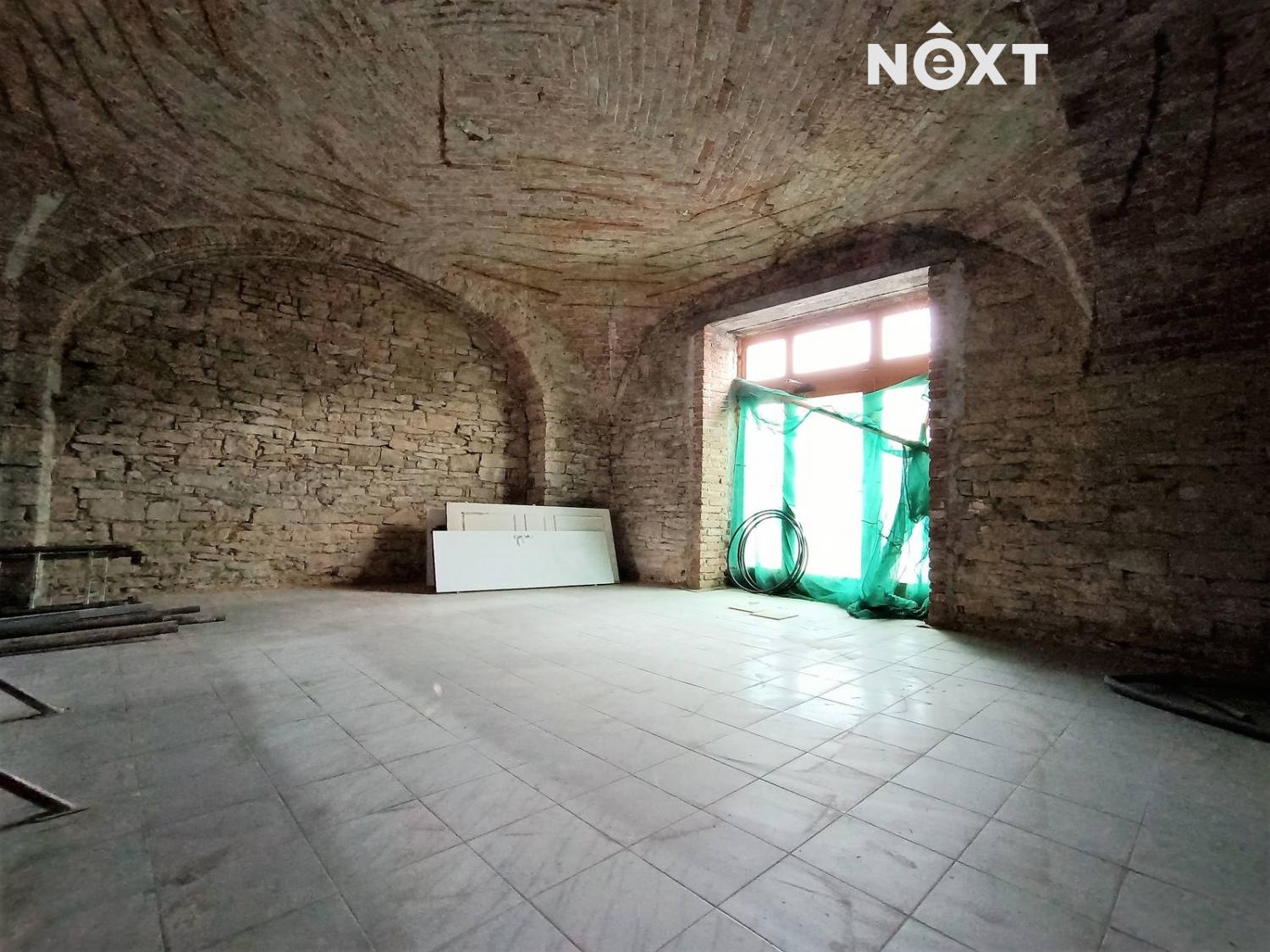 Pronájem komerční Obchodní prostory, 100㎡|Pardubický kraj, Chrudim, Chrudim IV, Masarykovo náměstí 5