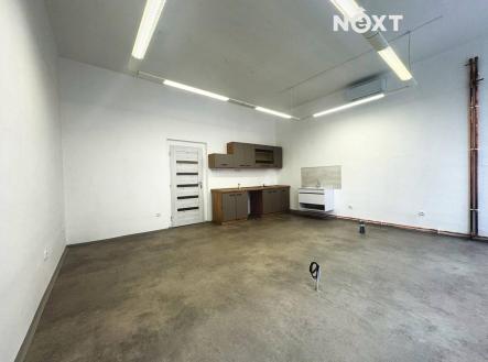 Pronájem - komerční objekt, obchodní centrum, 87 m²