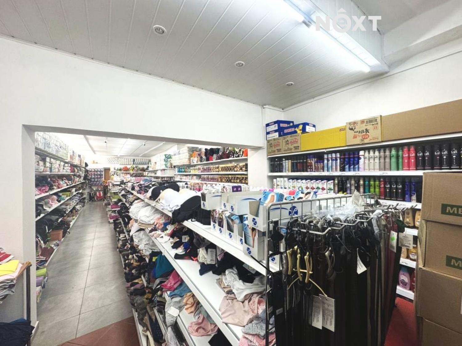 Pronájem komerční Kanceláře, 180㎡