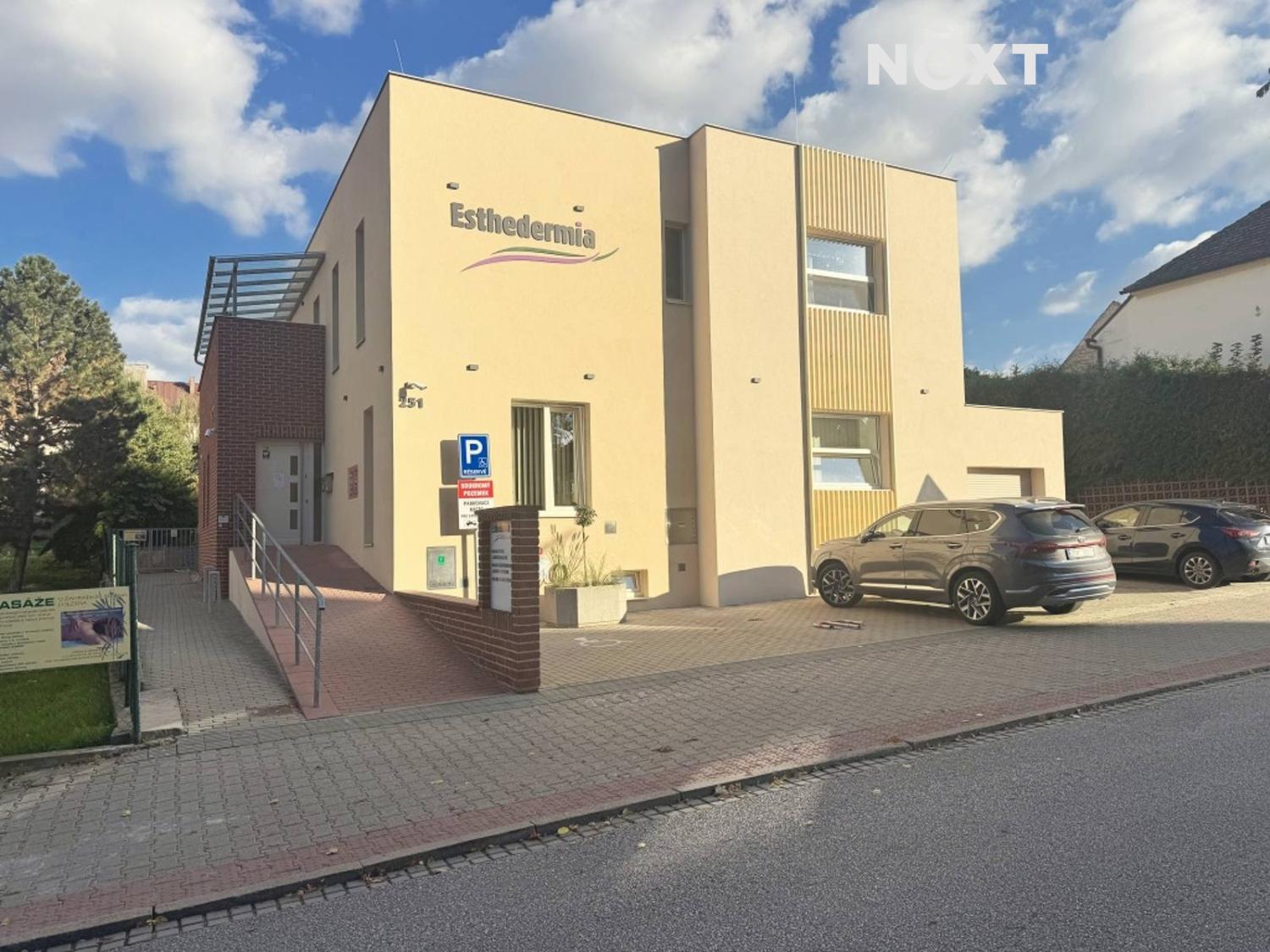 Pronájem komerční Obchodní prostory, 52㎡