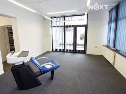 Pronájem komerčního objektu, obchodní centrum, 62 m²