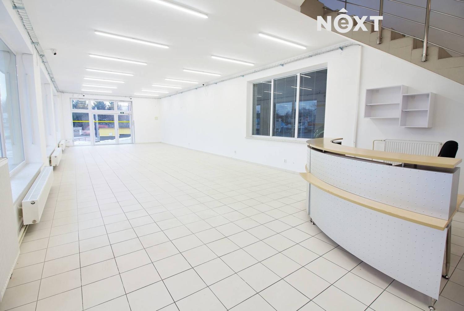 Pronájem komerční Obchodní prostory, 260㎡