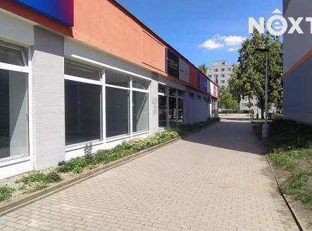 Pronájem - komerční objekt, obchodní centrum, 2 000 m²