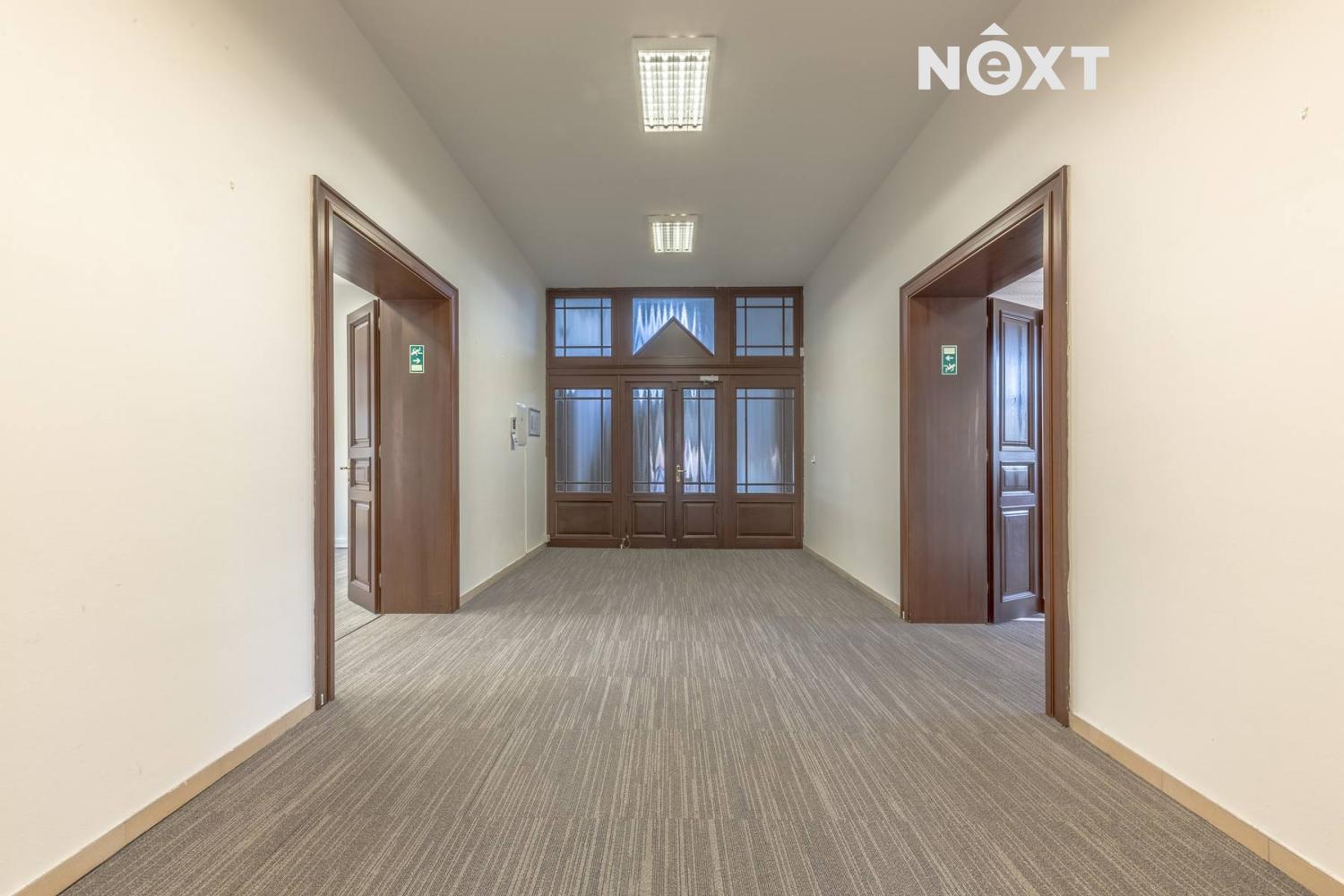 Pronájem komerční Kanceláře, 230㎡