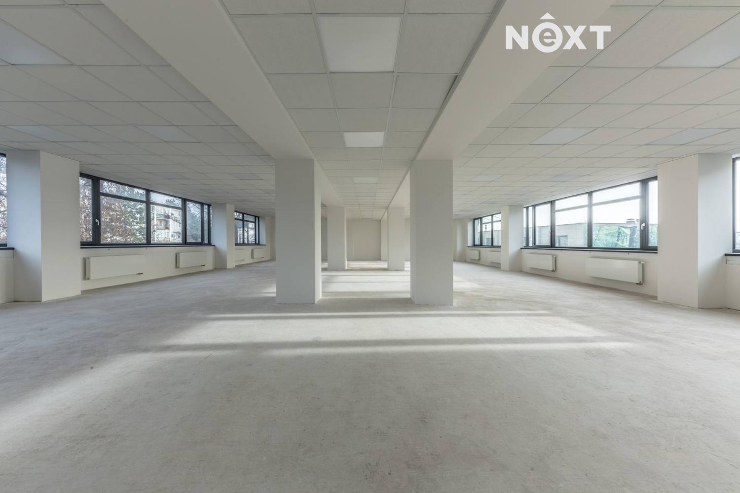 Pronájem komerční Kanceláře, 375㎡