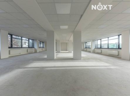 Pronájem kanceláře, 348 m²