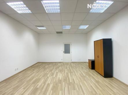 Pronájem kanceláře, 104 m²