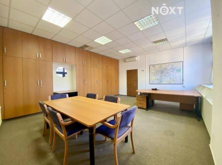 Pronájem kanceláře, 61 m²
