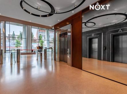 Pronájem kanceláře, 208 m²