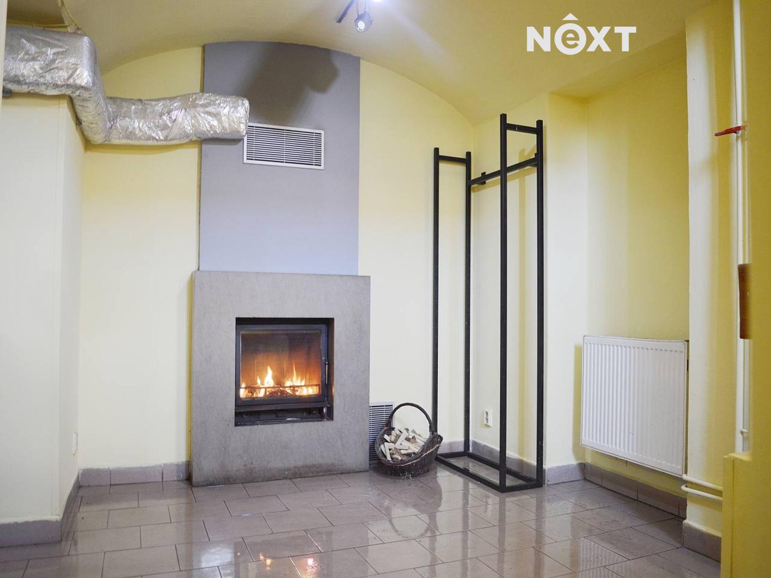 Pronájem komerční Obchodní prostory, 116㎡