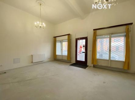 Pronájem komerčního objektu, obchodní centrum, 69 m²