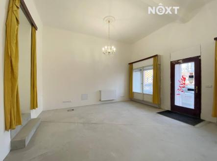 Pronájem komerčního objektu, obchodní centrum, 69 m²