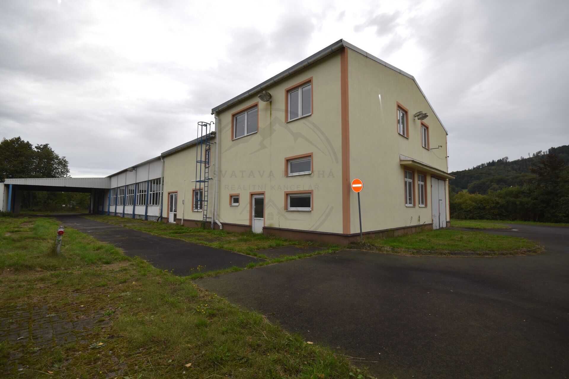 Pronájem výrobní zateplené haly 620 m²