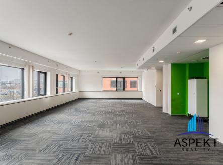 Pronájem kanceláře, 456 m²