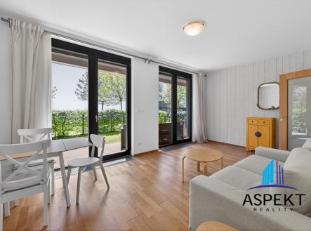 Pronájem bytu, 2+kk, 68 m²