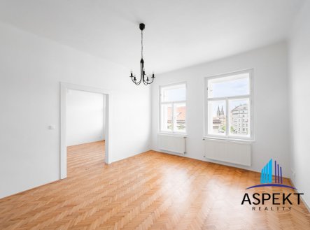 Praha, nezařízený, klidný byt 2+1 k pronájmu, Praha 2, ulice Jana Masaryka, balkon