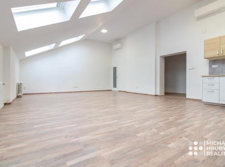 Pronájem bytu, 2+kk, 79 m²