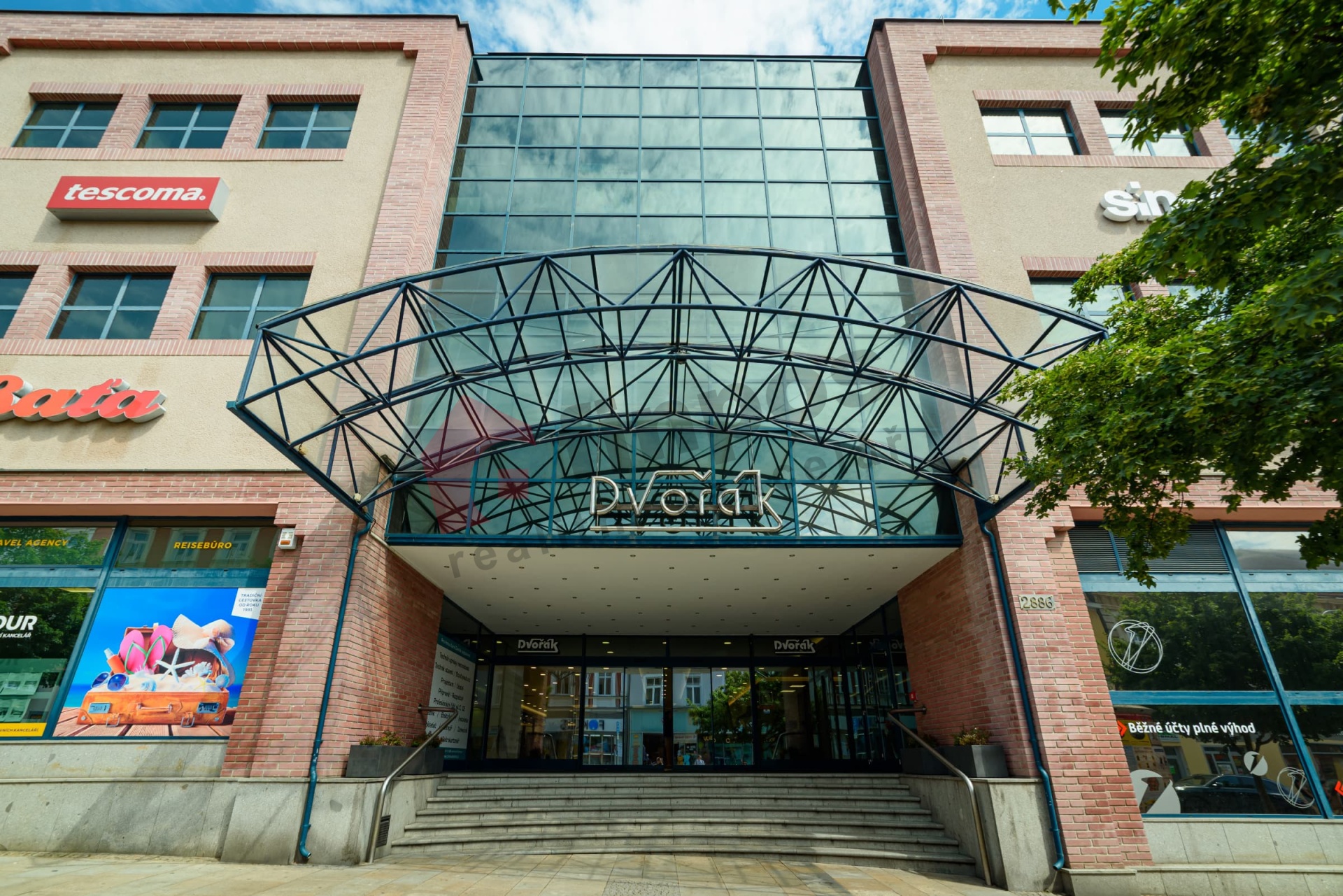 Obchodní prostor 107 m2 v OD - Dvořák Tábor