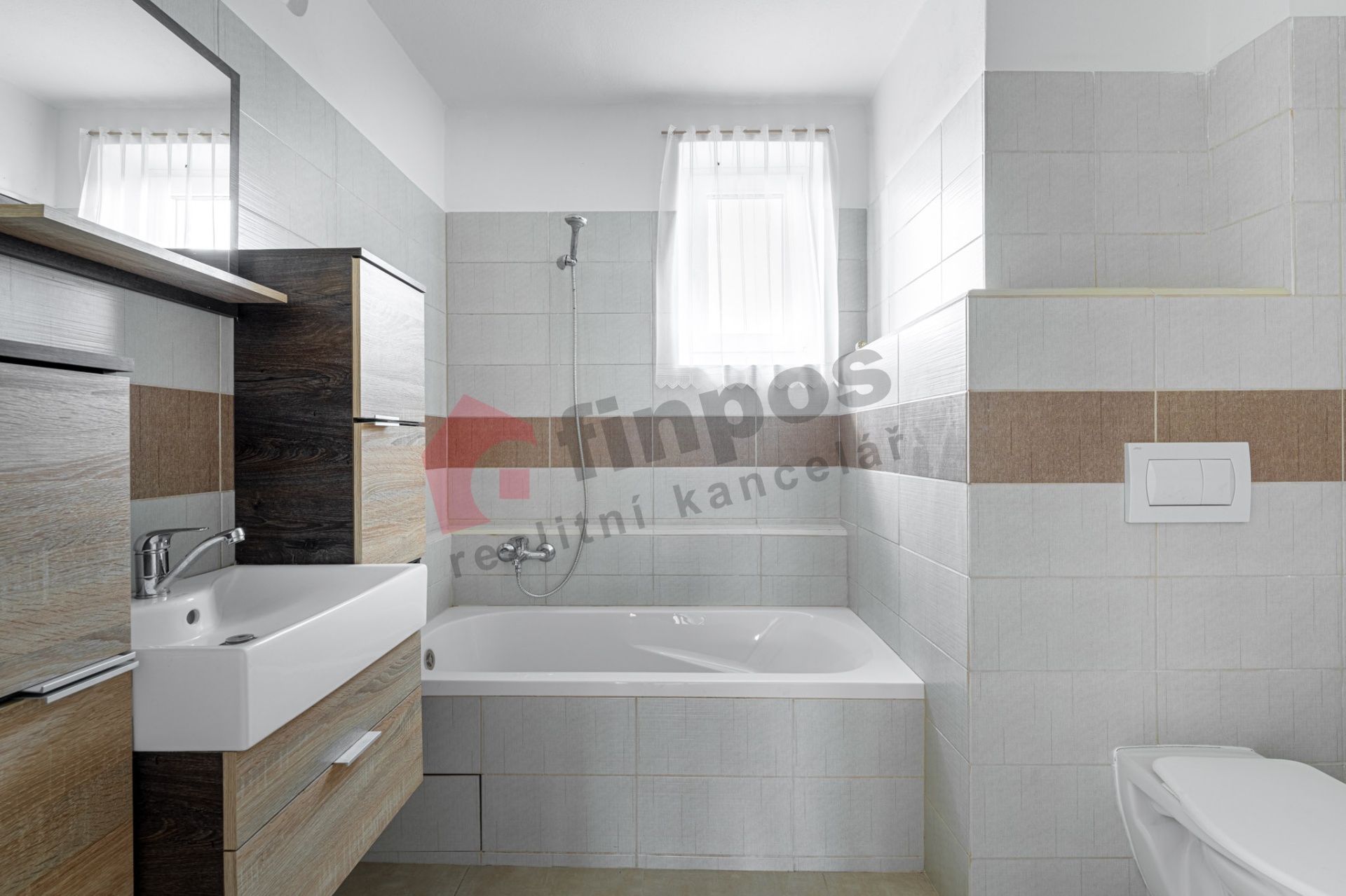 Prodej krásné usedlosti s pozemkem 4869 m2 v Kondraci u Vlašimi, okres Benešov u Prahy.