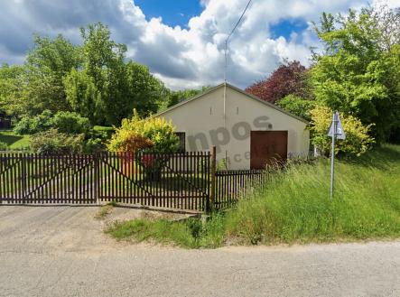 Prodej komerčního objektu, průmyslový areál, 812 m²