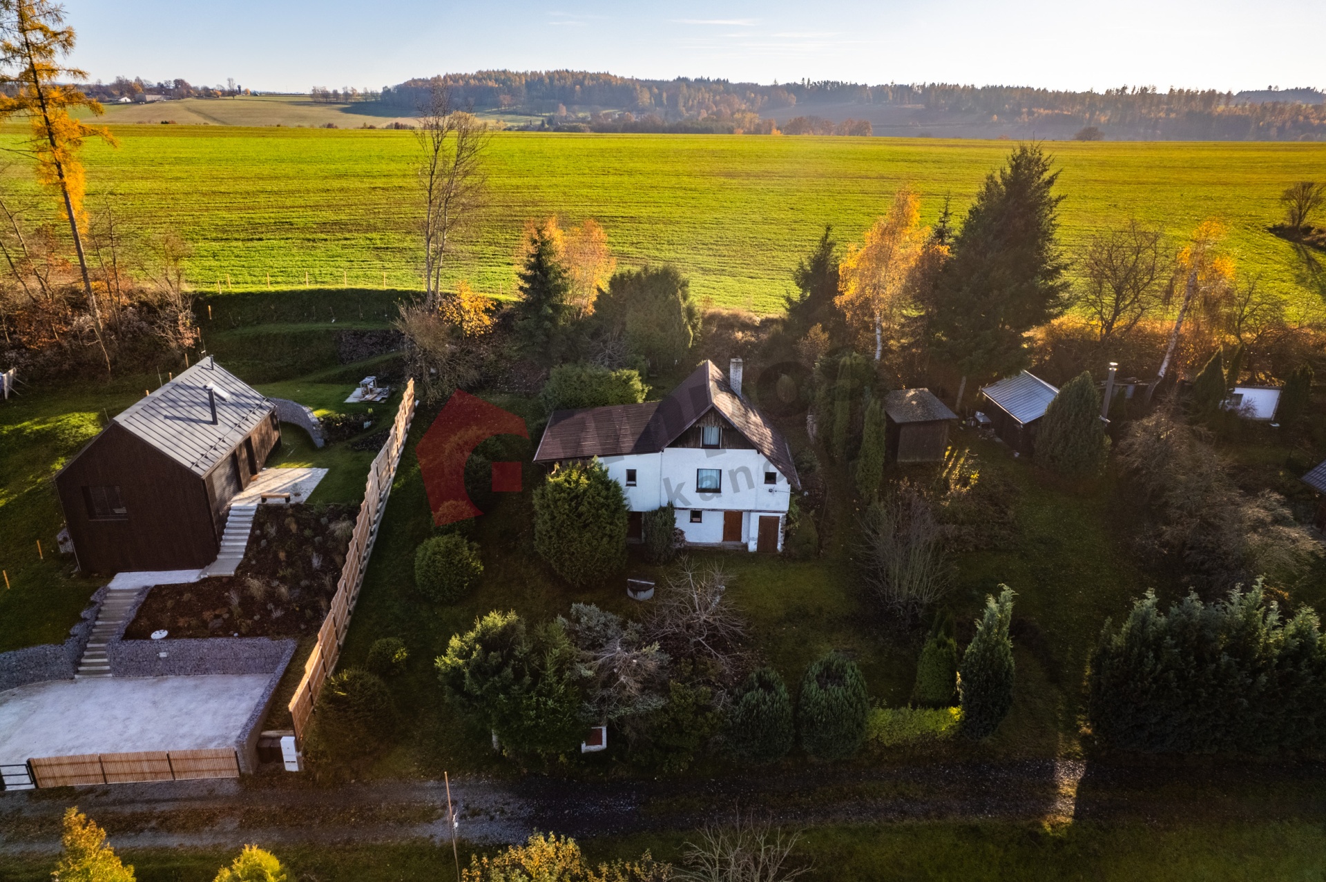 Prodej krásné, zděné chaty 94 m2 + terasa 14 m2 na vlastním pozemku 679 m2, 45 min od Prahy, ve Vita