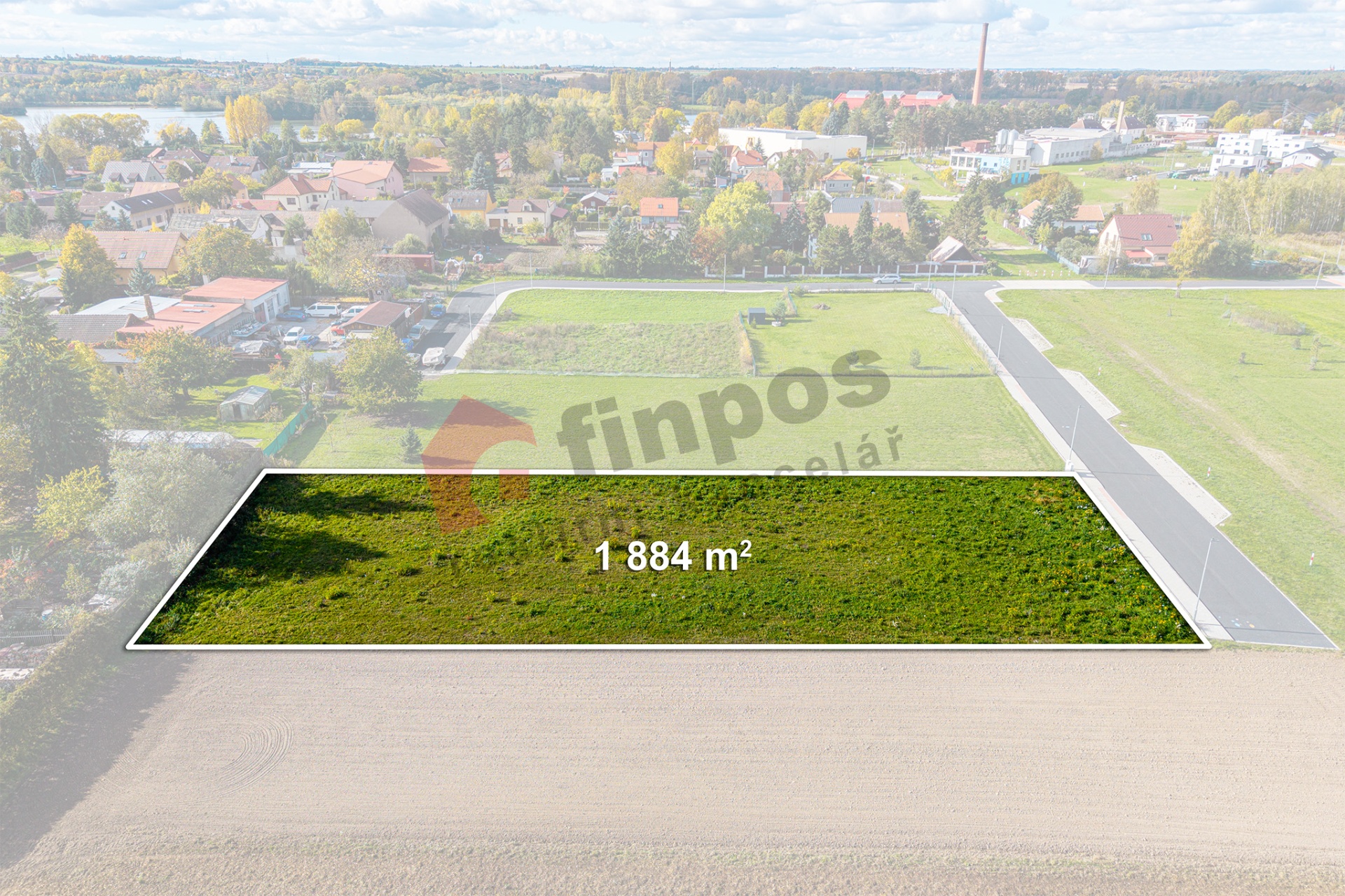 Stavební pozemek v obci Káraný, s výměrou 1884 m2