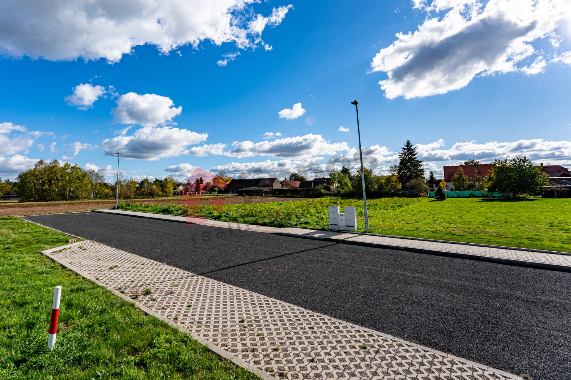 Stavební pozemek v obci Káraný, s výměrou 1884 m2