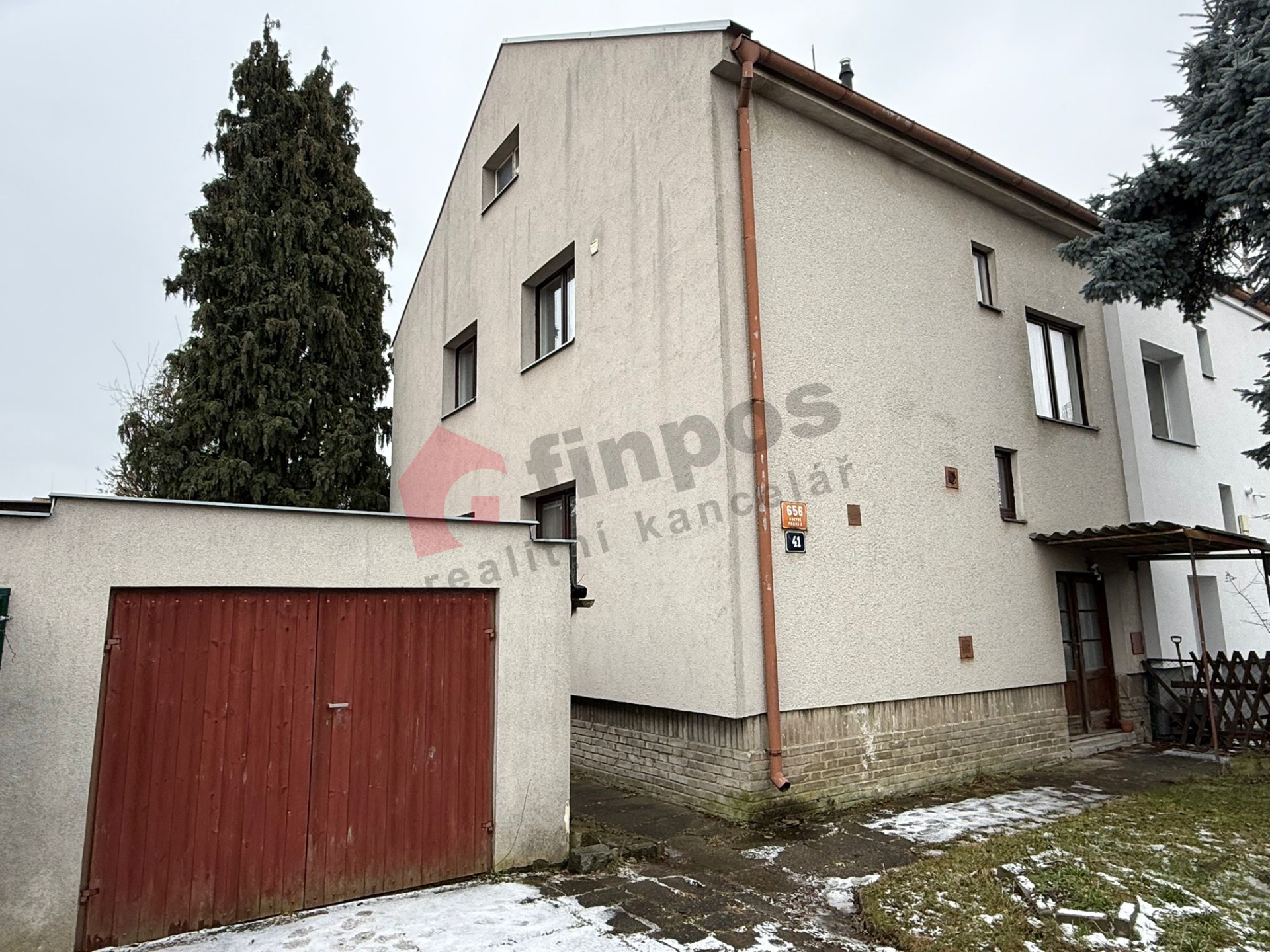 Pronájem rodinného domu se dvěma byty, Praha Ruzyně