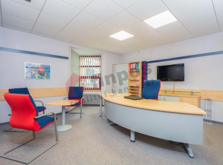 Pronájem komerčního objektu, sklad, 5 330 m²