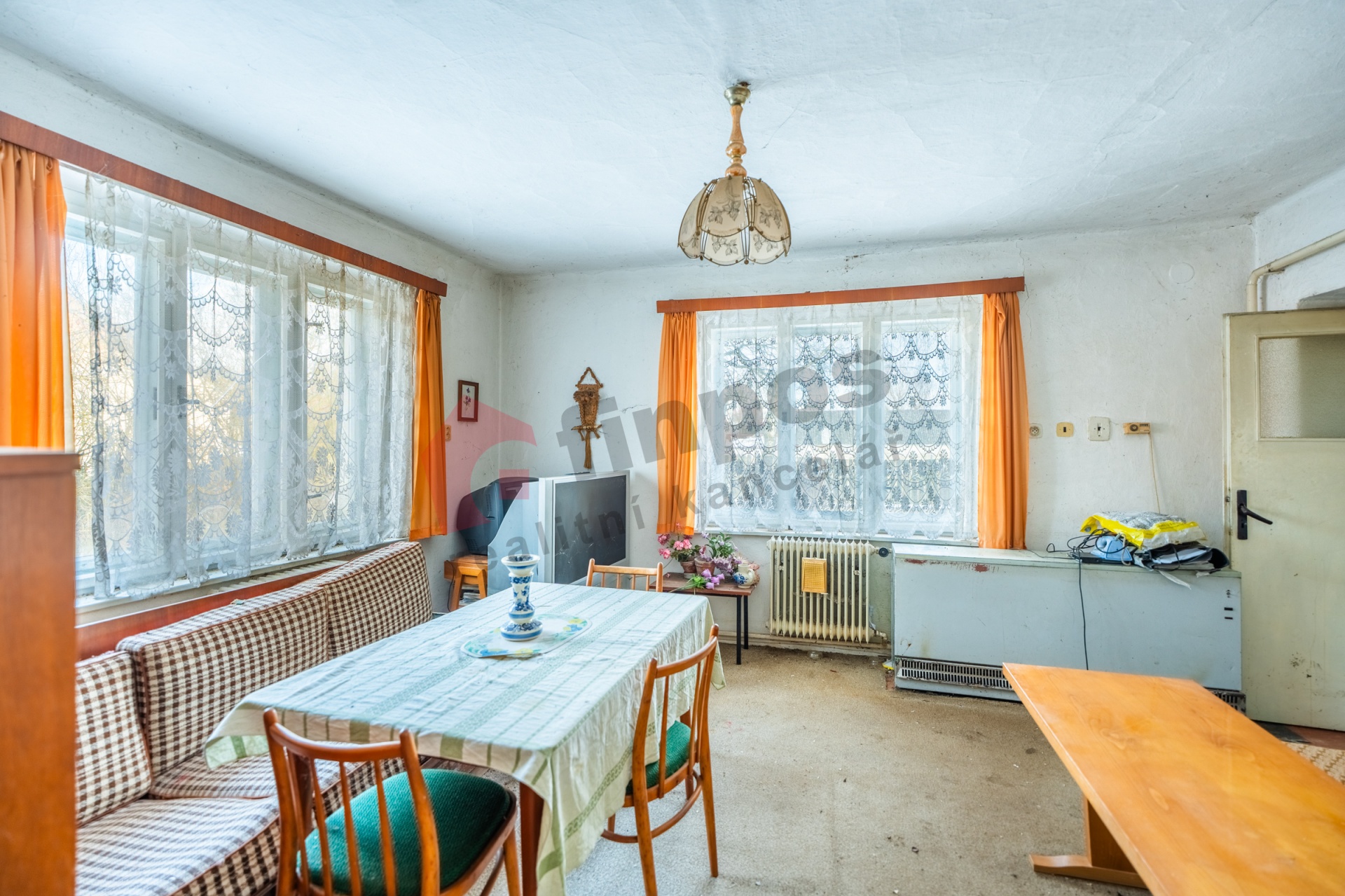 RD 141 m2 - garáží 49 m2 - pozemek 2404 m2 Svučice - Mišovice