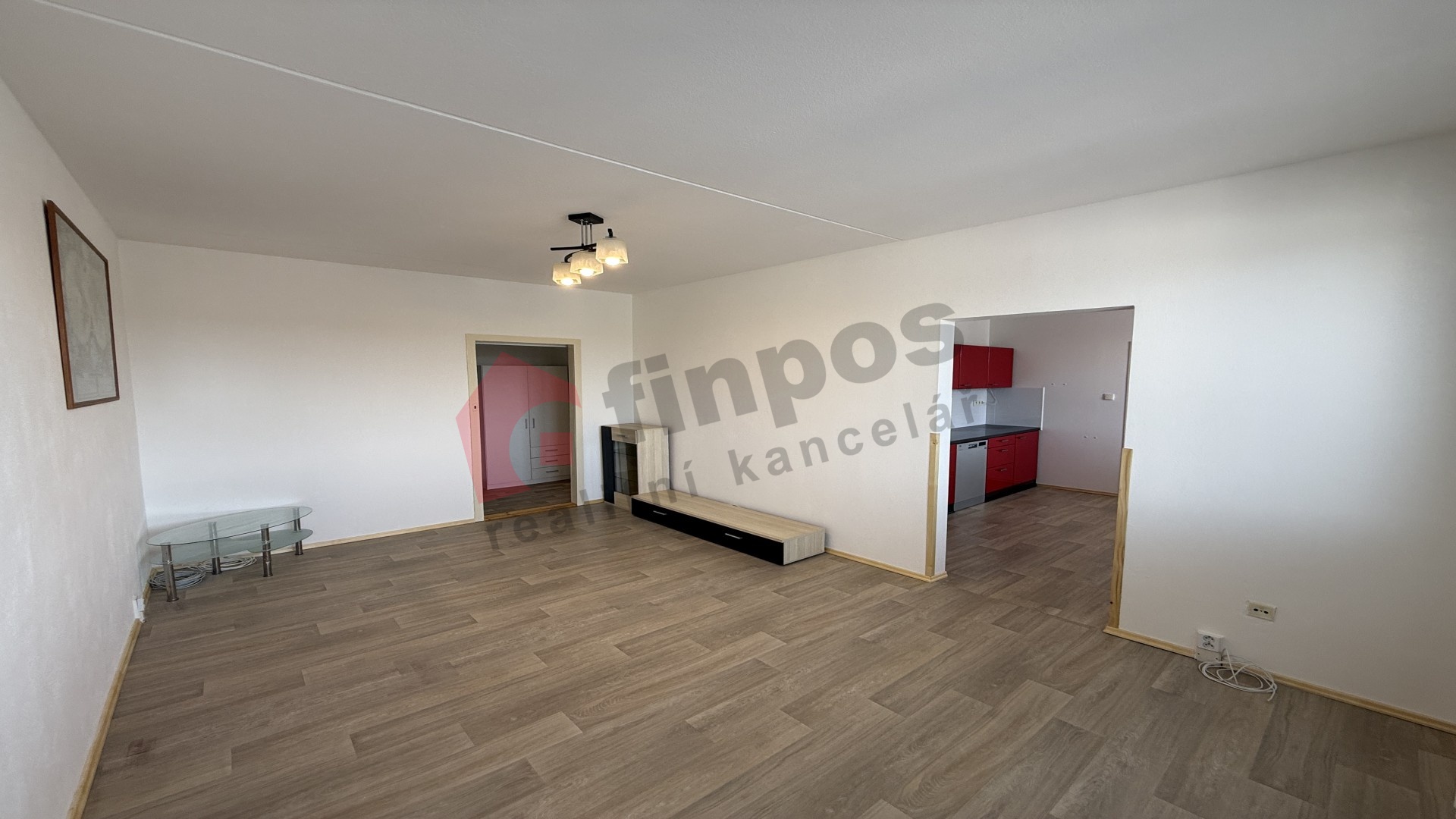 Pronájem pěkného světlého bytu 3+1 s balkonem, nám. Přátelství, Tábor