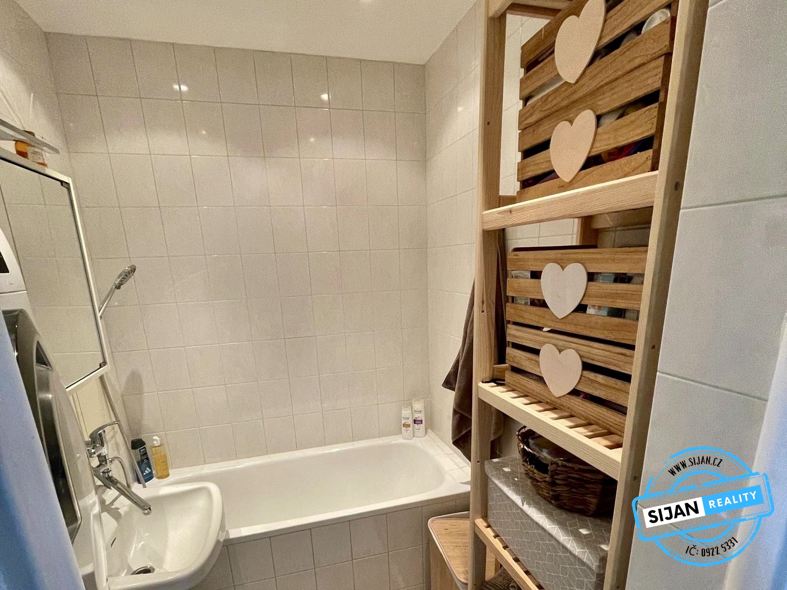 29e07ef6-dd0e-4b8b-8f1c-bf601be7f3eb