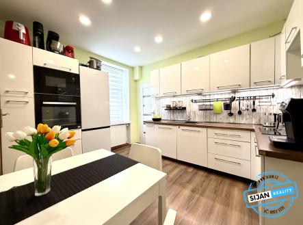 Prodej bytu, 4+1, 98 m²
