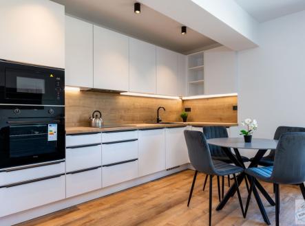Pronájem bytu, 3+kk, 63 m²