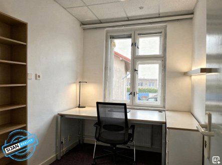 Pronájem kanceláře, 130 m²