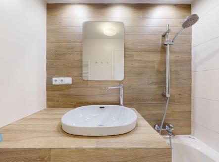 Pronájem bytu, 2+kk, 64 m²