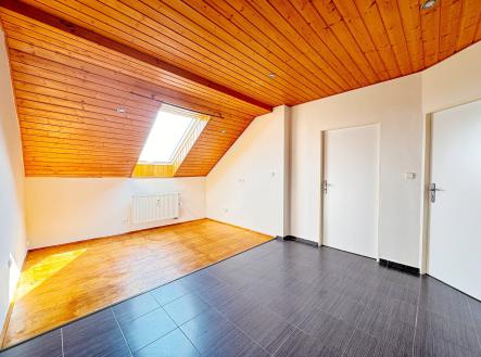 Pronájem bytu, 3+kk, 90 m²