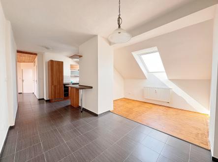 Pronájem bytu, 3+kk, 90 m²