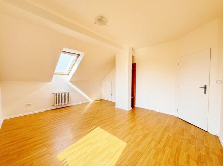 Pronájem bytu, 3+kk, 90 m²