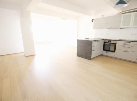 Pronájem bytu, 1+kk, 86 m²