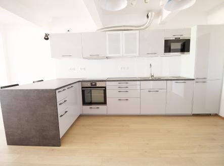 Pronájem bytu, 1+kk, 86 m²