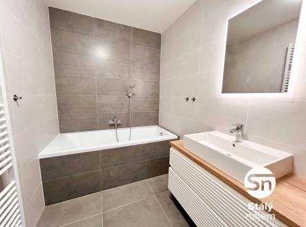 Pronájem bytu, 3+kk, 90 m²