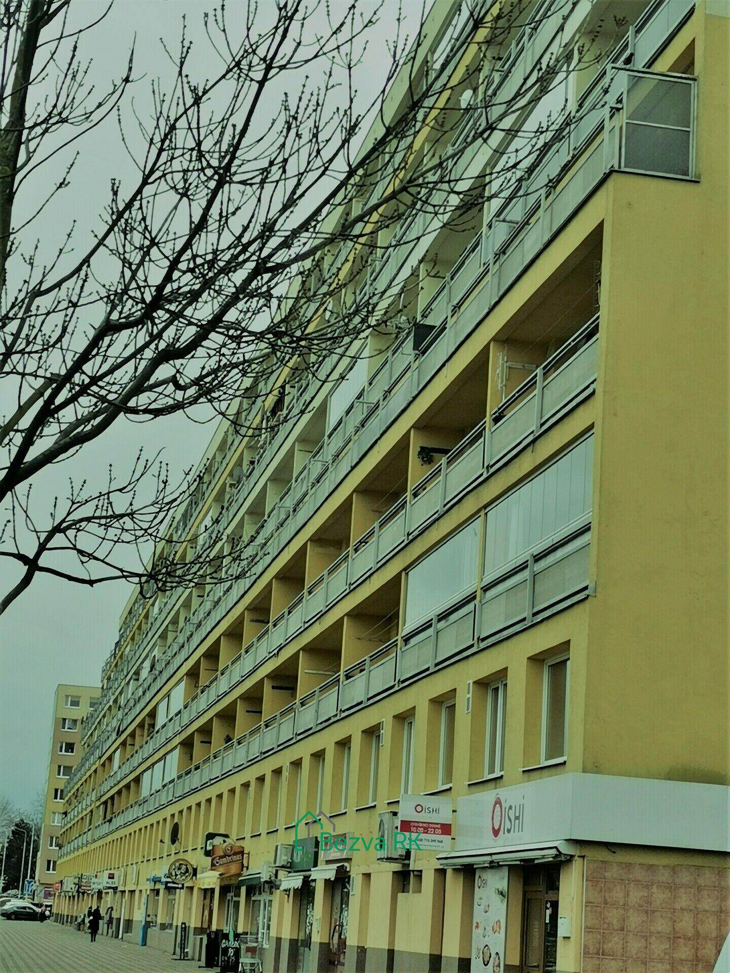 Pronájem bytové jednotky 1+kk/L, 48m2, Kladno, Kročehlavy