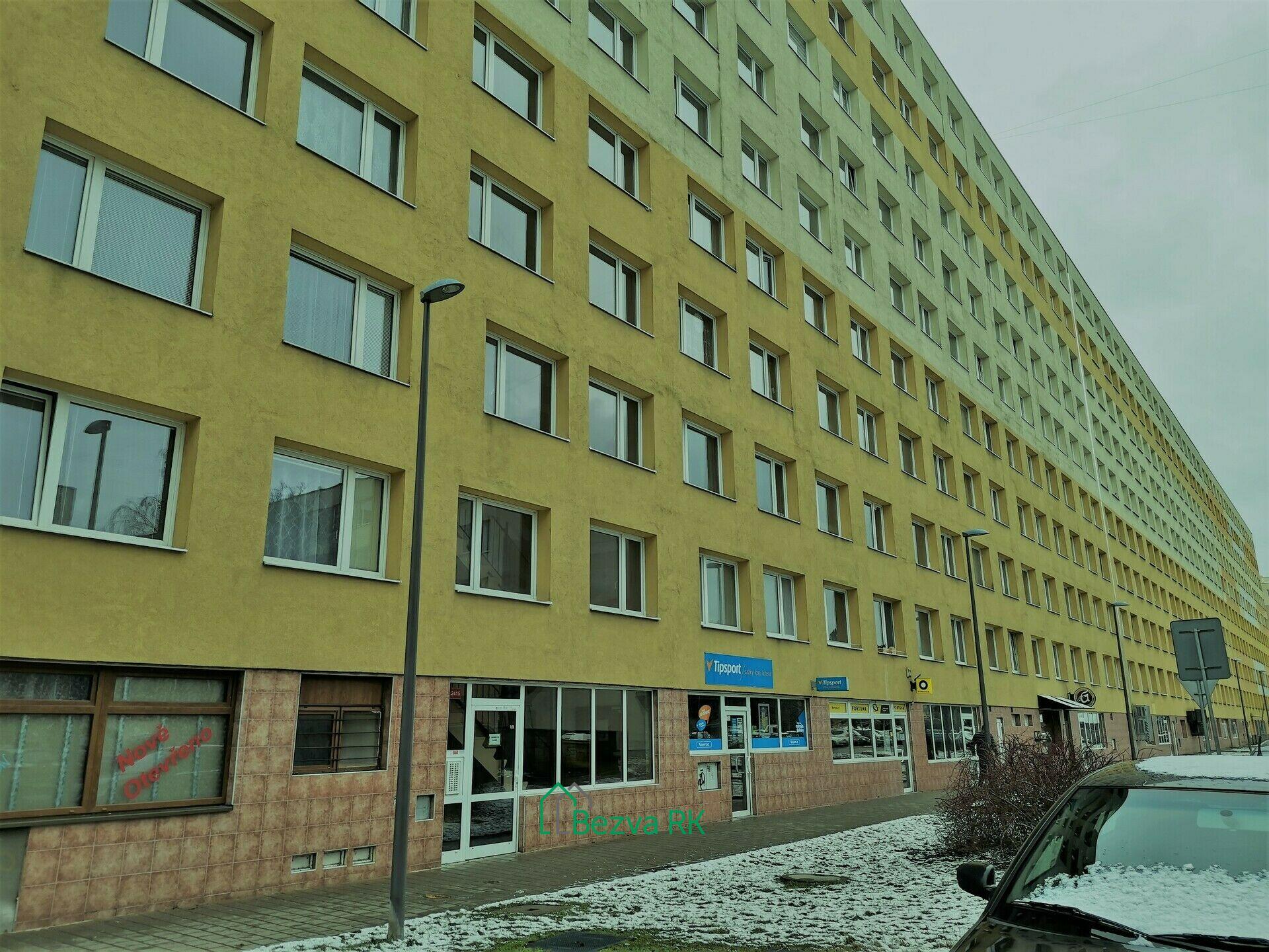 Pronájem bytové jednotky 1+kk/L, 48m2, Kladno, Kročehlavy