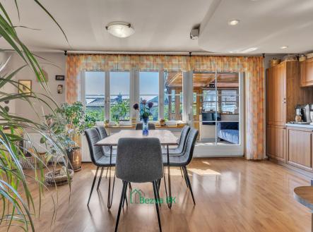 Prodej prostorného rodinného domu 6+2 s terasou a výhledem – Beroun, Na Černém vršku