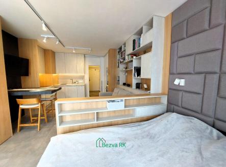 Pronájem bytu, 1+kk, 39 m²