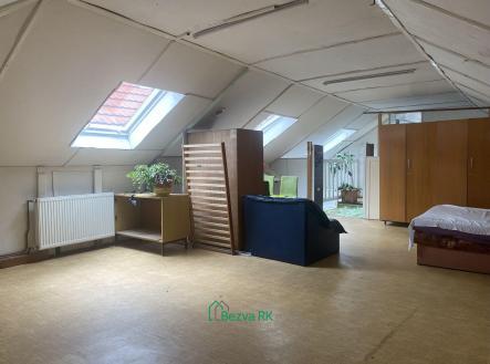 Pronájem bytu, 1+1, 90 m²